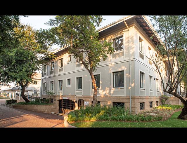 484M² OFFICE TO LET IN VORNA VALLEY
